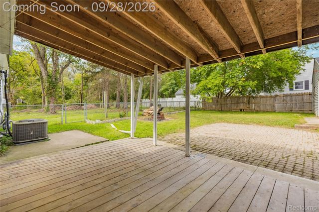 8285 Pilgrim, Washington Township, MI 48094