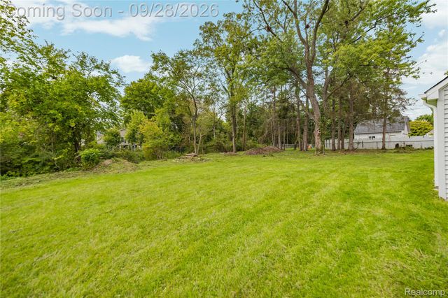 8285 Pilgrim, Washington Township, MI 48094