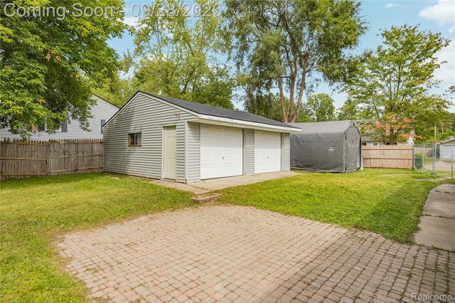 8285 Pilgrim, Washington Township, MI 48094