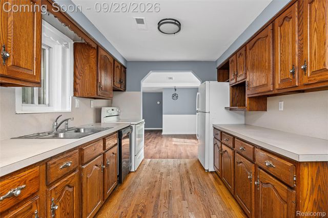 8285 Pilgrim, Washington Township, MI 48094