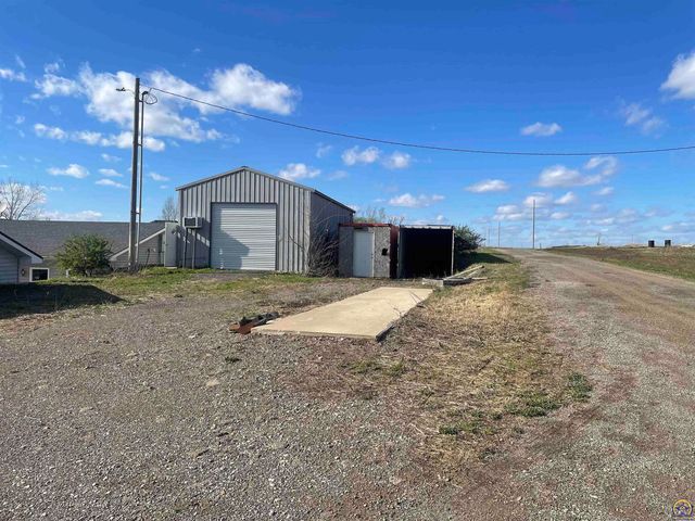 1325 SE 85th St, Wakarusa, KS 66546