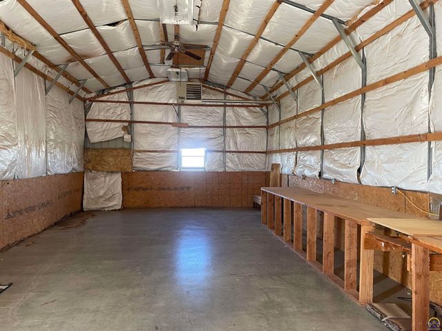 1325 SE 85th St, Wakarusa, KS 66546