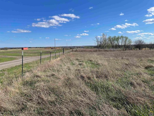 1325 SE 85th St, Wakarusa, KS 66546