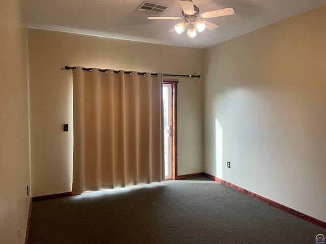 1325 SE 85th St, Wakarusa, KS 66546