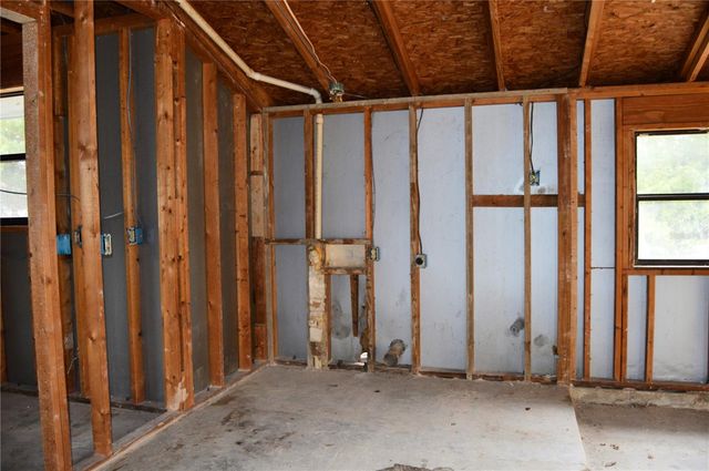 702 JAMES AVENUE, Fruitland Park, FL 34731