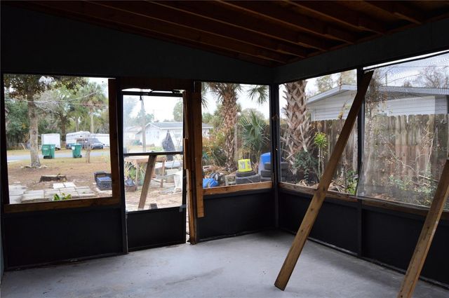 702 JAMES AVENUE, Fruitland Park, FL 34731