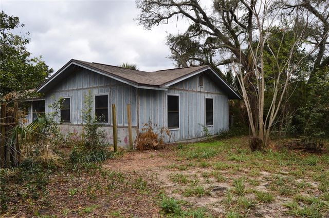 702 JAMES AVENUE, Fruitland Park, FL 34731