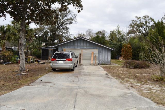702 JAMES AVENUE, Fruitland Park, FL 34731