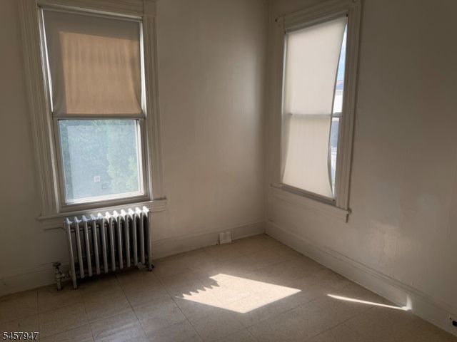 580 Madison Ave, Paterson City, NJ 07514