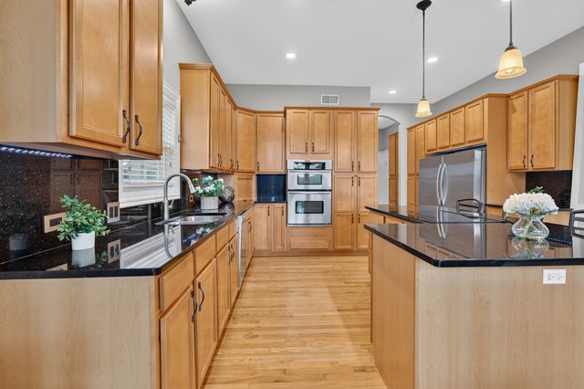 5516 Jennifer Court, Yorkville, IL 60560
