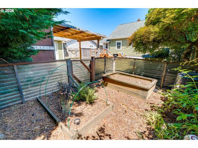405 Se 85TH Ave, Portland, OR 97216