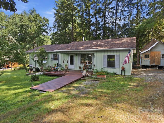 473 King William Road, Hendersonville, NC 28739