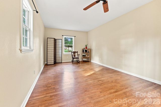 473 King William Road, Hendersonville, NC 28739