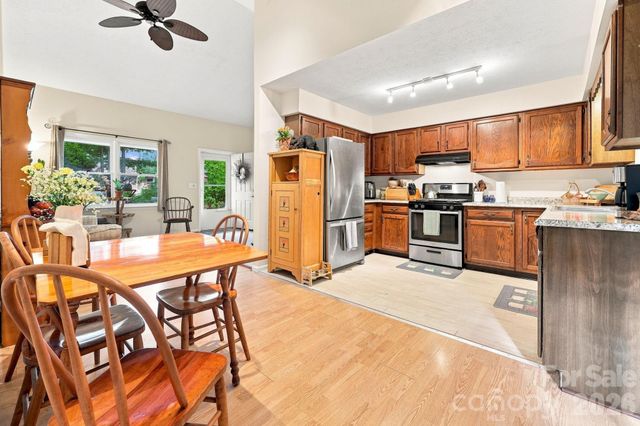 473 King William Road, Hendersonville, NC 28739