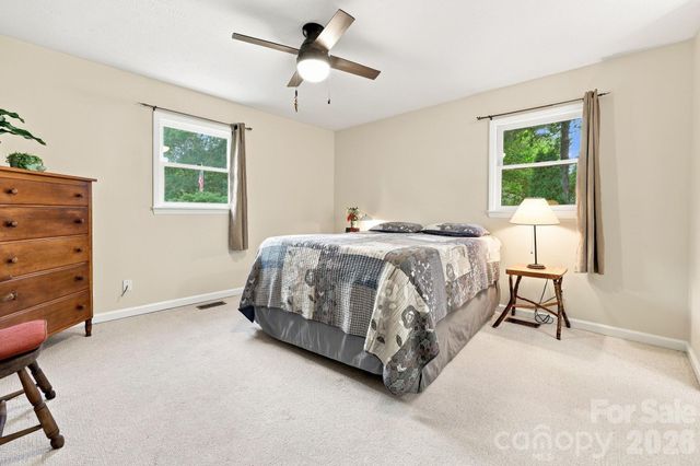 473 King William Road, Hendersonville, NC 28739