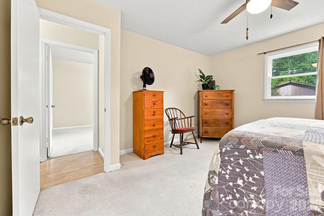 473 King William Road, Hendersonville, NC 28739