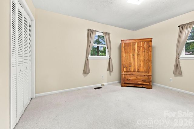 473 King William Road, Hendersonville, NC 28739