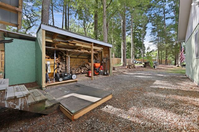473 King William Road, Hendersonville, NC 28739