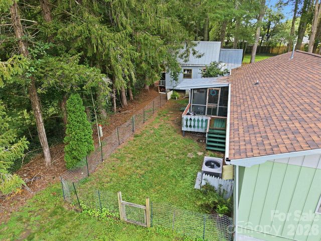 473 King William Road, Hendersonville, NC 28739