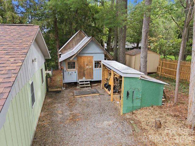 473 King William Road, Hendersonville, NC 28739