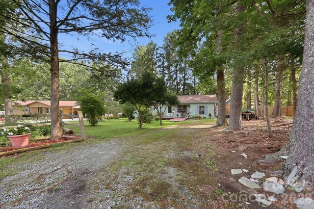 473 King William Road, Hendersonville, NC 28739