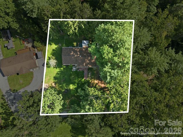 473 King William Road, Hendersonville, NC 28739