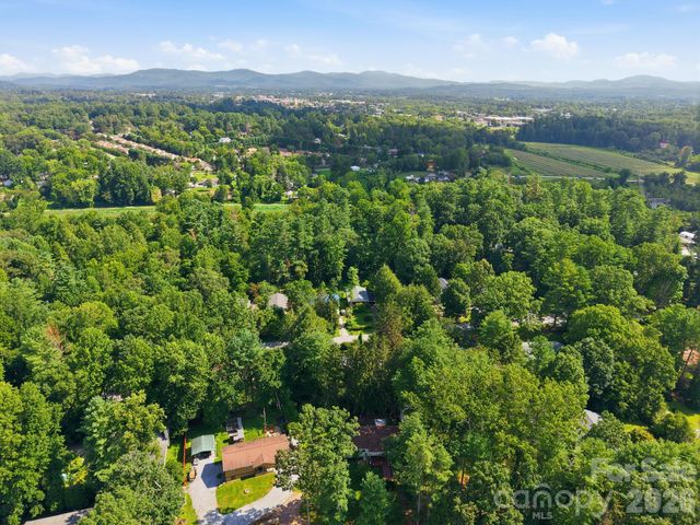 473 King William Road, Hendersonville, NC 28739