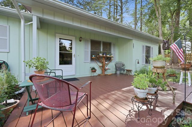 473 King William Road, Hendersonville, NC 28739