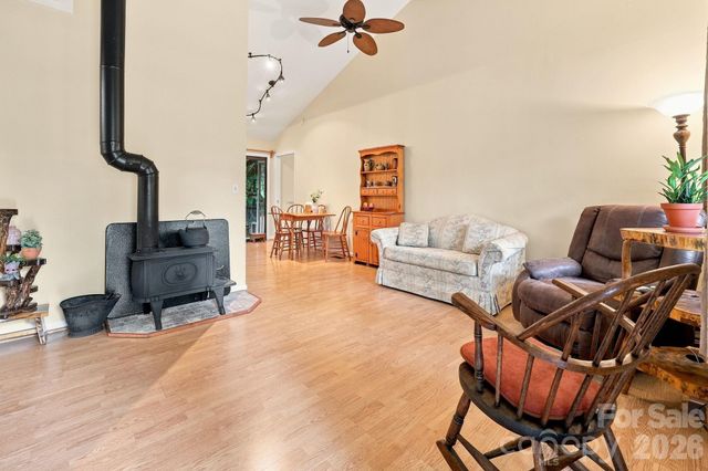 473 King William Road, Hendersonville, NC 28739