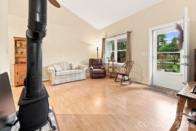 473 King William Road, Hendersonville, NC 28739