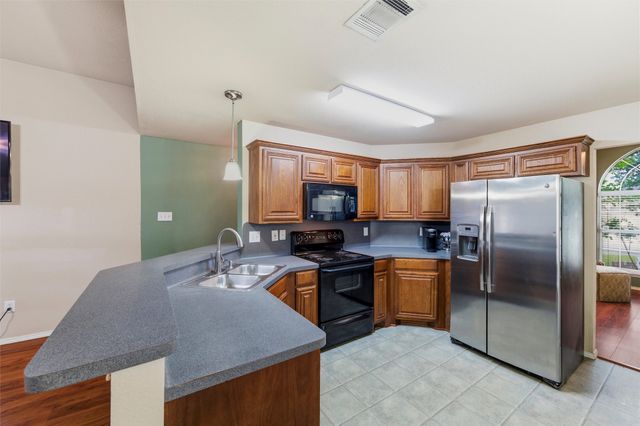 612 Owen Trail, Grand Prairie, TX 75051