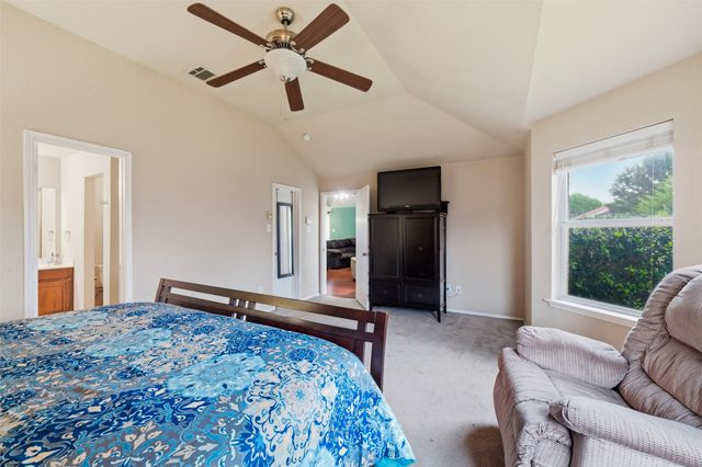 612 Owen Trail, Grand Prairie, TX 75051