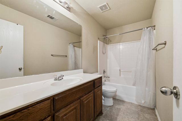 612 Owen Trail, Grand Prairie, TX 75051