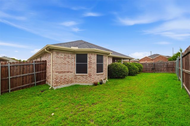 612 Owen Trail, Grand Prairie, TX 75051