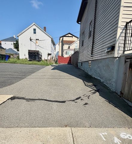 100 Melville St, Fall River, MA 02724