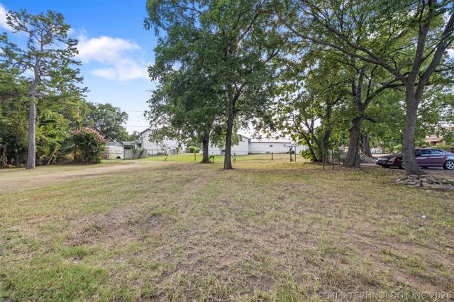 1005 N 7th, Durant, OK 74701