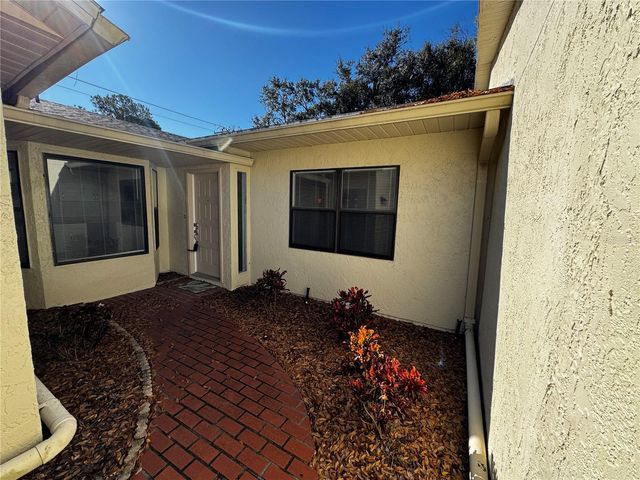 2205 CYPRESS COVE DRIVE, Tavares, FL 32778