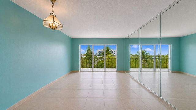 7795 NE Bayshore Court 502, Miami, FL 33138