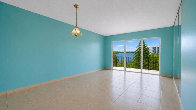 7795 NE Bayshore Court 502, Miami, FL 33138