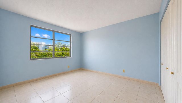 7795 NE Bayshore Court 502, Miami, FL 33138
