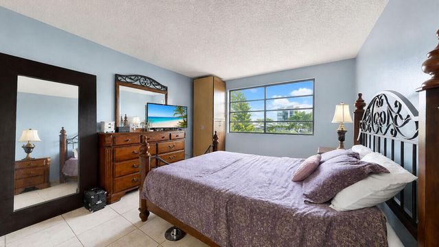 7795 NE Bayshore Court 502, Miami, FL 33138