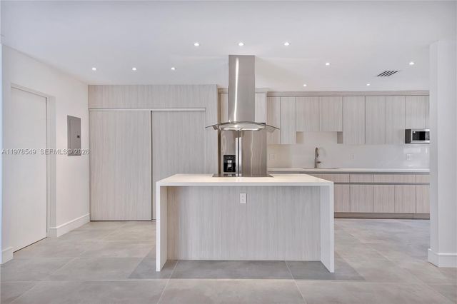 2616 N Carambola Cir N 1702, Coconut Creek, FL 33066