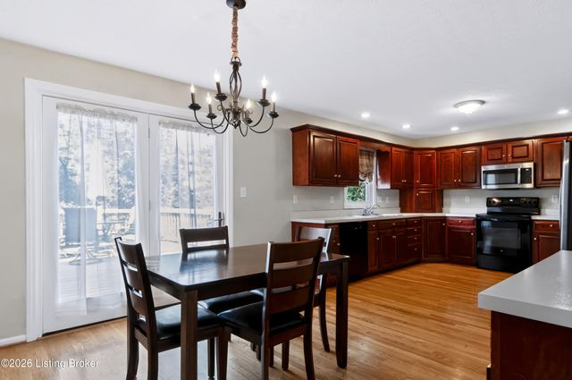 11210 Bakers Falls Ct, Louisville, KY 40299