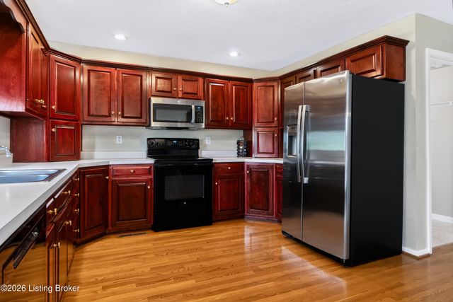 11210 Bakers Falls Ct, Louisville, KY 40299