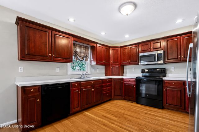 11210 Bakers Falls Ct, Louisville, KY 40299