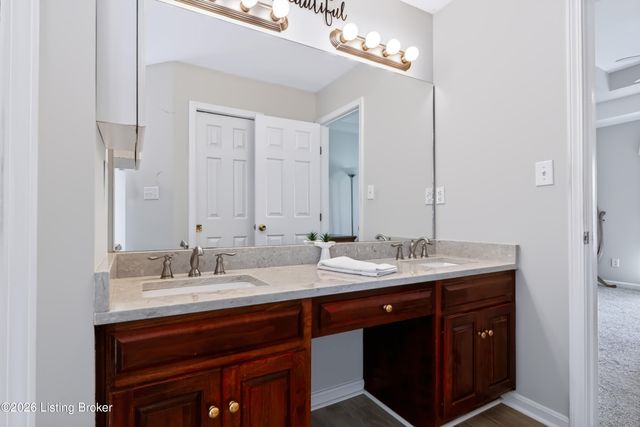 11210 Bakers Falls Ct, Louisville, KY 40299