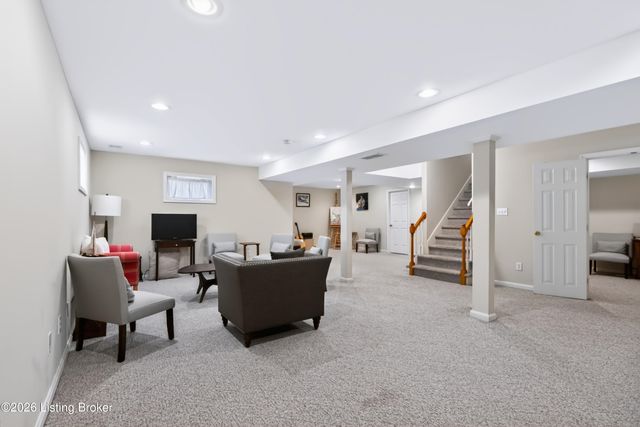 11210 Bakers Falls Ct, Louisville, KY 40299