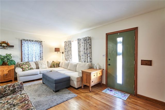 1819 Grant Avenue, Cuyahoga Falls, OH 44223