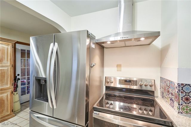 1819 Grant Avenue, Cuyahoga Falls, OH 44223