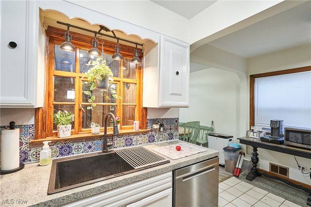 1819 Grant Avenue, Cuyahoga Falls, OH 44223